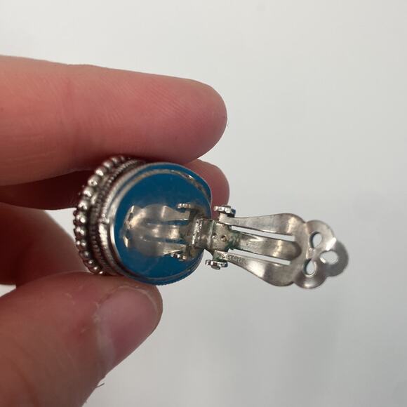 Vintage Whiting & Davis Oval Black Onyx clip on earrings - Picture 8 of 9